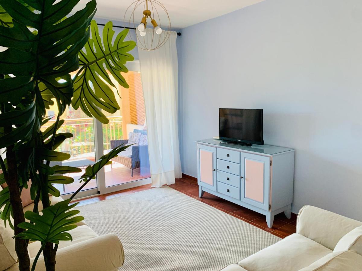 Paphos 101 Hippo Apartment In Popular Regina Gardens מראה חיצוני תמונה